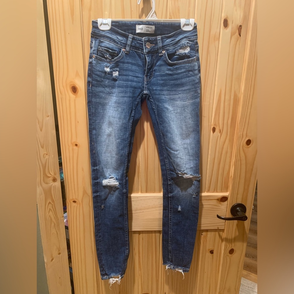 Low rise ankle jeans